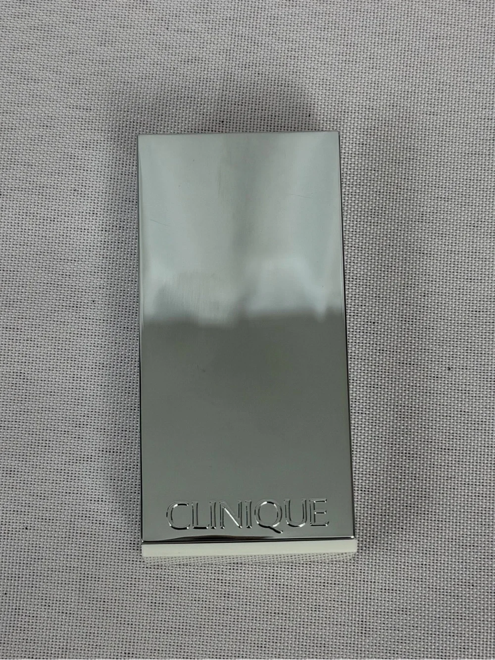 Clinique Set of 4 Eyeshadow Palettes with 1 Blush & Compact Mirrors